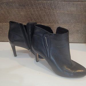 Vince Camuto Leather Ankle Bootie (Women) Size 8